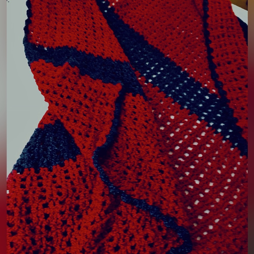Gorgeous 💙❤️Vintage Burgundy Wine Navy Stripe Crotchet Blanket 84” x 48”!